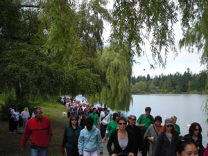Photo: AIDS Walk for Life - AIDS WALK marchers line the trail along Lost Lagoon in Stanley Park - September 28th 2007 - Vancouver, Canada