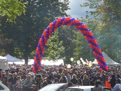 Photo: AIDS Walk for Life in Stanley Park - AIDS WALK Start - A crowd of over 2000 gathered - September 28th 2007 - Stanley Park - Vancouver, Canada.