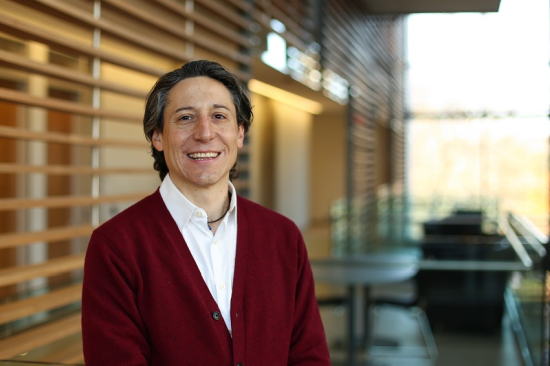 Dr. Santiago Perez is an infectious disease clinician and researcher working on HIV cure research. Dr. Santiago Perez