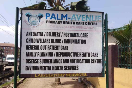 Sign post at the entrance of the primary health centre. Credit: Ijeoma Ukazu