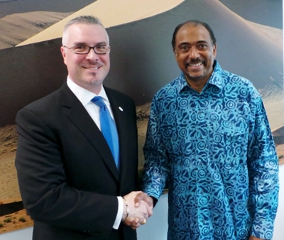 Photo: IAPAC President/CEO Jos M. Zuniga and UNAIDS Executive Director Michel Sidib