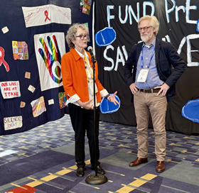 IDSA CEO Jeanne Marrazzo (left) and AVAC Executive Director Michael Warren.<br>
Liz Szabo photo / CIDRAP News